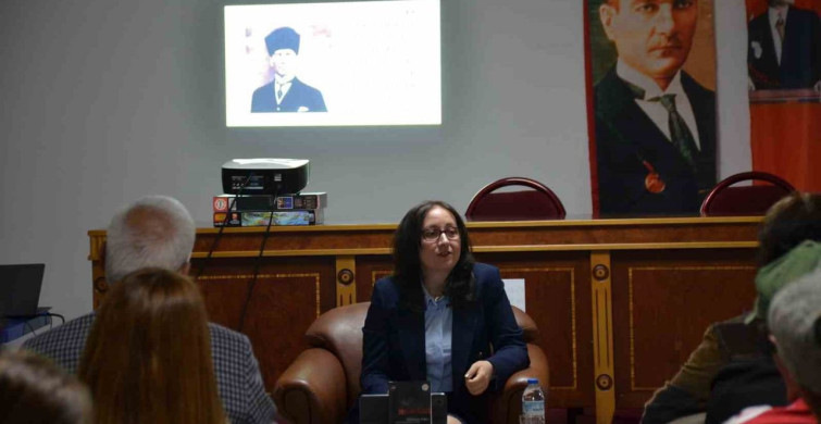 Hülya Başarangil Demir Bilecik'te Kitapseverlerle Buluştu