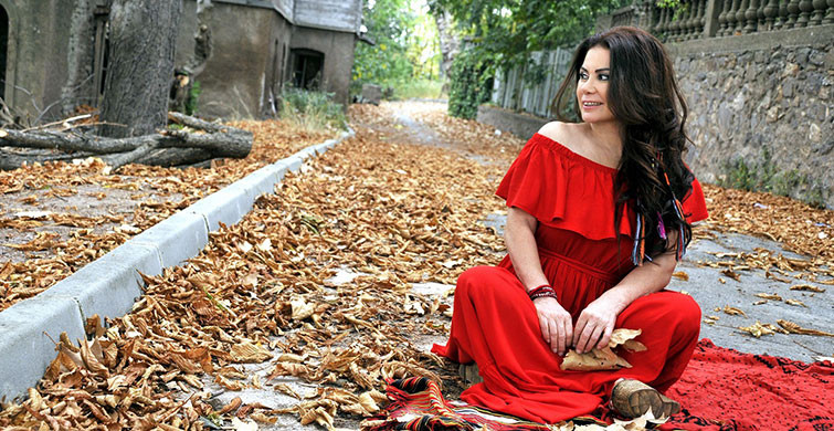 Hülya Polat Kimdir?