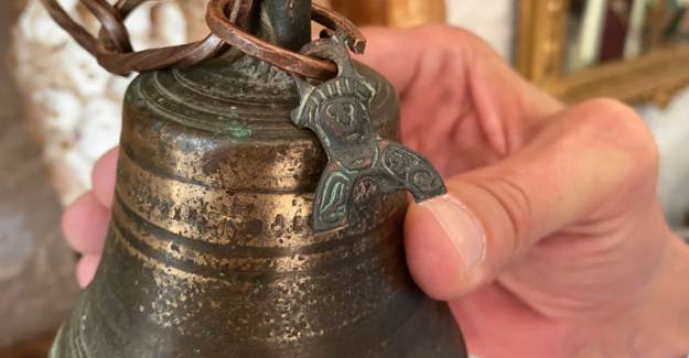 Hurdacı, Ayasofya'ya Ait Olduğu Düşünülen 2 Bin Yıllık Çan Buldu