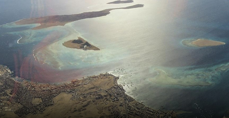 Hürmüz Boğazı'nın kapanması Petrolü 100 Dolara Taşıyabilir, Küresel Ekonomi Sarsılabilir