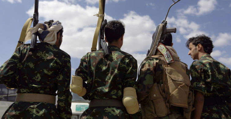 Husiler Yemen'de Marib Kentine İlerliyor