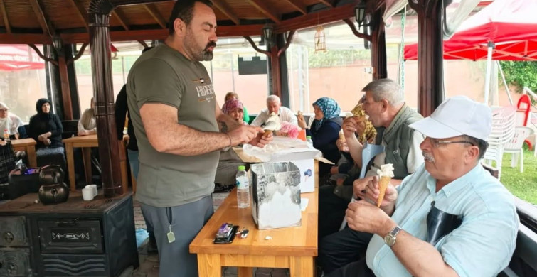 Huzurevinde Yaz Coşkusu: Dondurma Keyfi