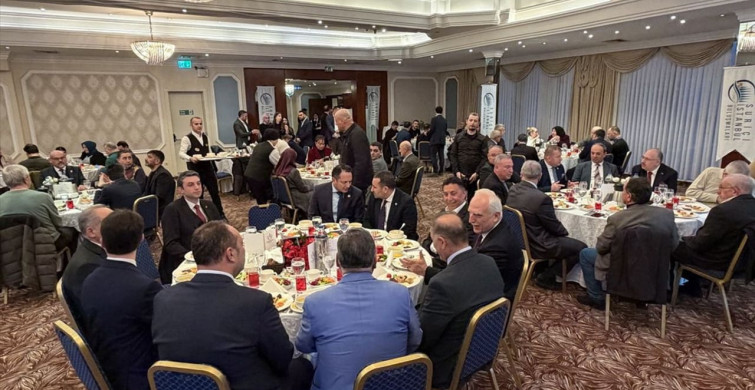 İBB Başkan Vekili Aslan, Fatih'te İftar Programı Düzenledi