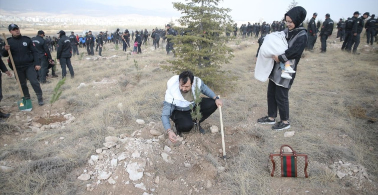 İç Anadolu'da Fidan Dikerken Geleceğe Nefes Oluyoruz