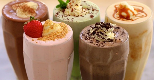 İçinizi Ferahlatacak Şekersiz Çikolatalı Milkshake Tarifi
