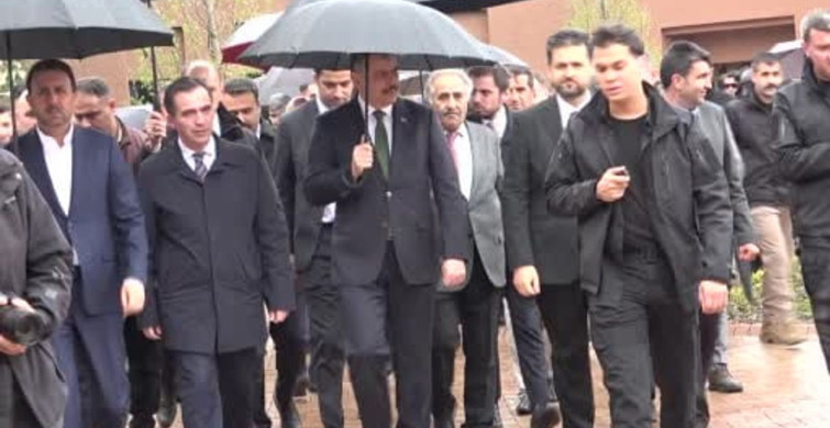 İçişleri Bakanı Çiftçi’den Ahlat Selçuklu Mezarlığı Ziyareti