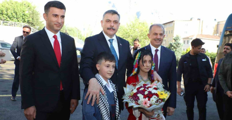 İçişleri bakanı Mustafa Çiftçi Hakkari'de