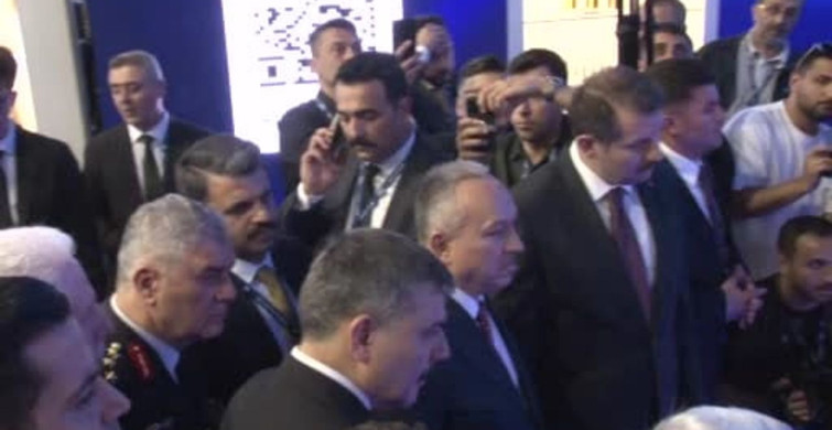 İçişleri Bakanı Mustafa Çiftçi SAHA EXPO'da Yerli Ürünleri İnceledi