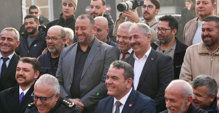 İçişleri Bakanı Yerlikaya Şaşmaz Esnaf ve Çalışanları Derneğine Ziyarette Bulundu