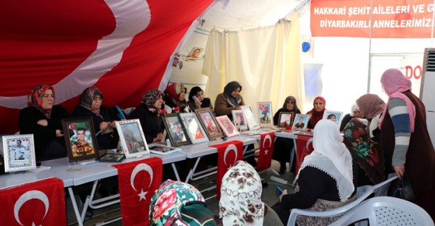İçişleri Bakanlığı: 'Evlat Nöbet'i Tutan 2 Aile Daha Çocuğuna Kavuştu