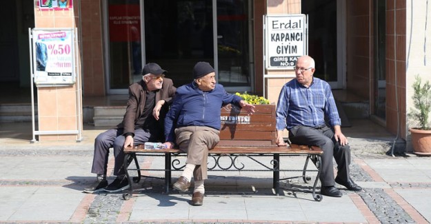 İçişleri Bakanlığı'ndan 65 Yaş Üstü İçin Yeni Genelge