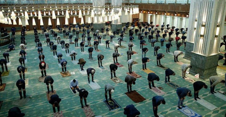 İçişleri Bakanlığı'ndan Cuma Namazı Açıklaması Geldi