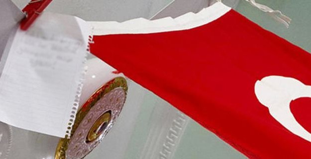 İdil'de Vatandaşın Özel Harekata Bayraklı Mesajı