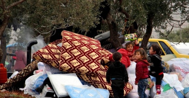 İdlib'den Türkiye Sınırına Gelen Göçmenlerin Sayısı 830 Bin Oldu!