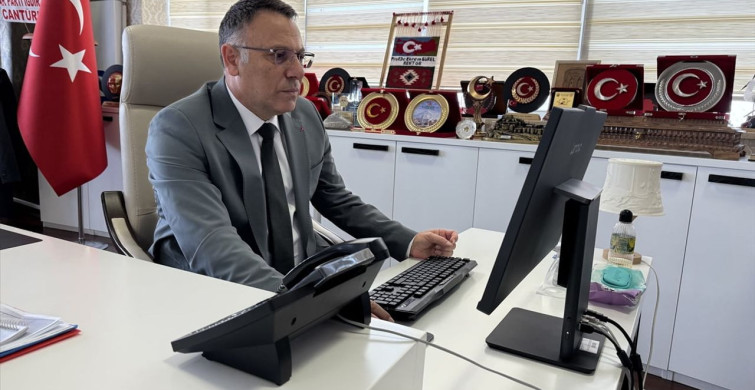 Iğdır Üniversitesi Rektörü Ekrem Gürel, Anadolu Ajansı'nın Oylamasına Katıldı