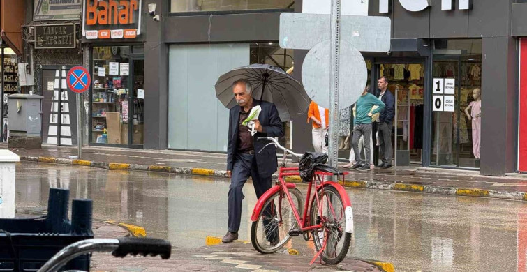 Iğdır’da sağanak yağış hayatı olumsuz etkiledi