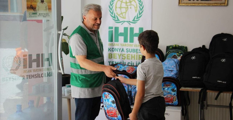 İHH'den Öğrencilere Kırtasiye Malzemesi Desteği