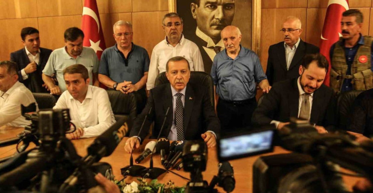 İhlas Haber Ajansı’nın 15 Temmuz gecesinden hafızalara kazınan fotoğrafları sergileniyor