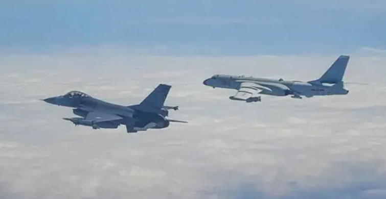 İki ülke arasında savaş alarmı! Bombardıman uçakları hava ve deniz hattını geçti
