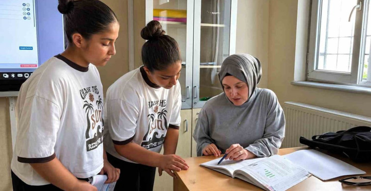 İkiz kardeşler aynı lisede eğitim görmek istiyor