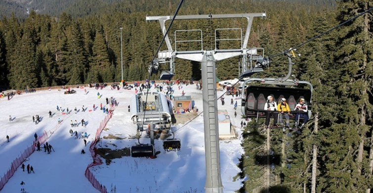 Ilgaz Dağı'nda Vatandaşların Kayak Keyfi