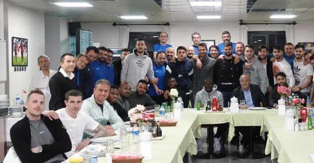 İlhan Cavcav'dan Futbol Takımına Ziyaret!