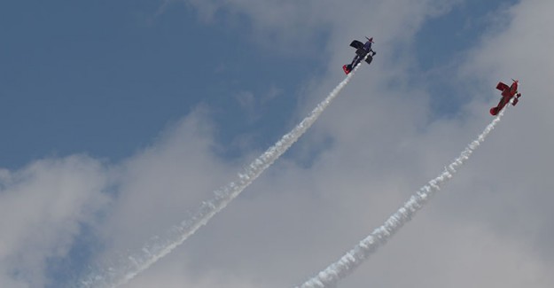 İlk Kadın Akrobasi Pilotundan Nefes Kesen 29 Ekim Gösterisi