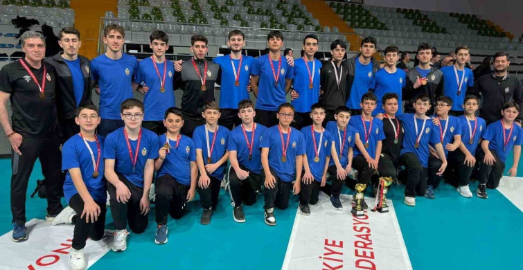 İnegöl Belediyespor Voleybolda Bursa'da Şampiyonluk Yaşadı
