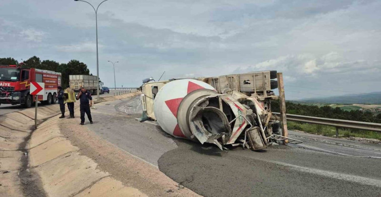 İnegöl'de Beton Mikseri Devrildi: Sürücü Yaralandı