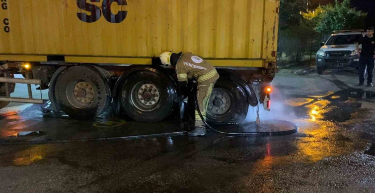 İnegöl’de yanan tırı 10 kilometre sürerek itfaiyeye ulaştı
