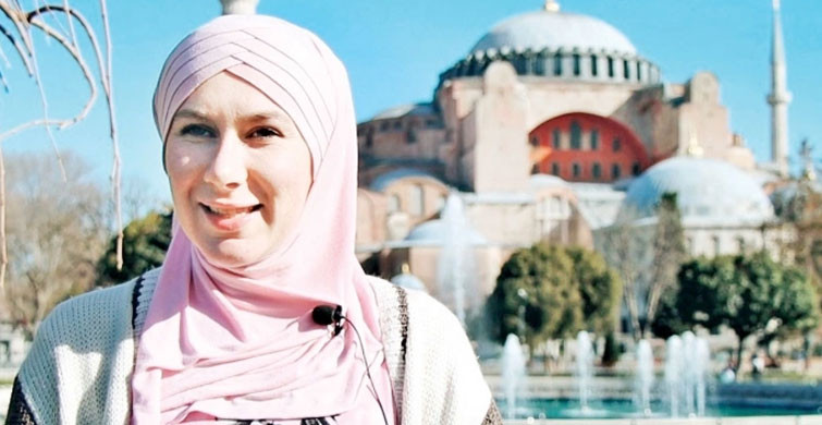 İngiliz Aisha Sultanahmet Camii’nin Etkisiyle Müslüman oldu