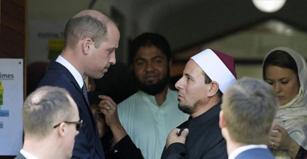 İngiliz Prens Yeni Zelanda'da Cami Ziyaret Etti