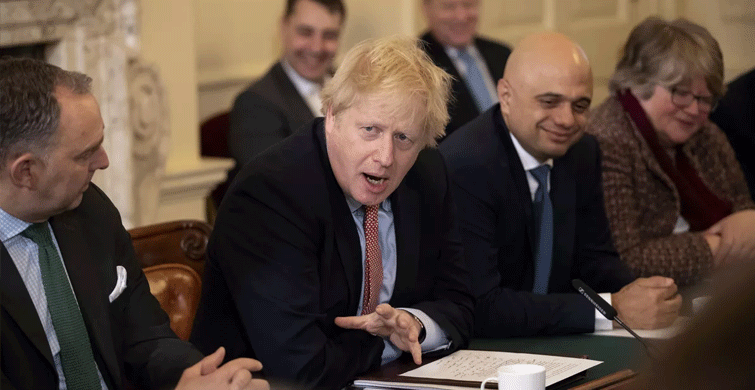 İngiltere Başbakanı Johnson, Bakanların Davos'a Katılmasını Yasakladı