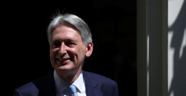 İngiltere Maliye Bakanı Philip Hammond İstifa Etti