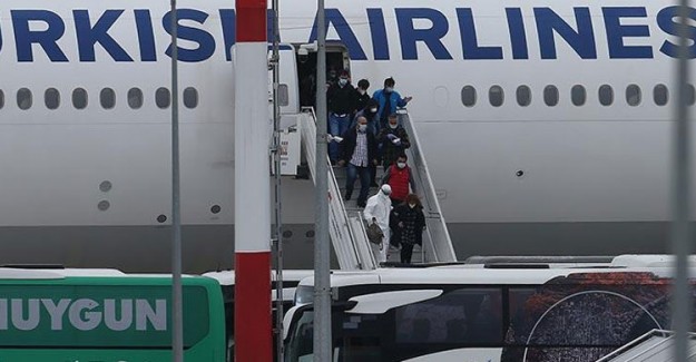 İngiltere'deki Türk Vatandaşları İstanbul'a Getirildi