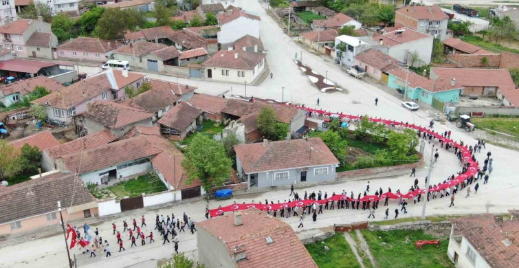 İnönü'de 107. Yıl Gençlik Yürüyüşü Coşkusu