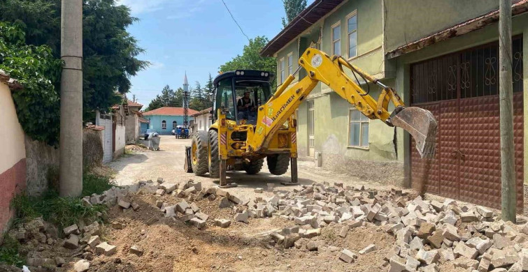 İnönü'de Yol Yenileme Çalışmaları Başladı