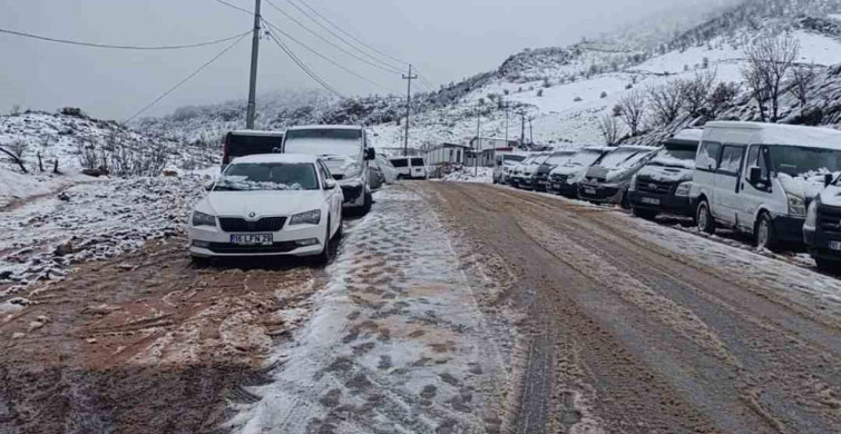 Irak Sınır Kapısında Sistem Sorunu: Vatandaşların Bekleyişi