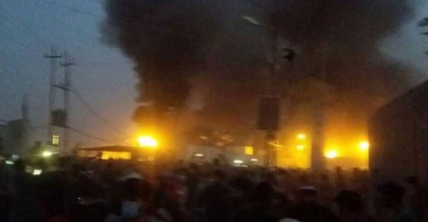 Irak'ta Eylemciler İran Başkonsolosluğu'nu Ateşe Verdi