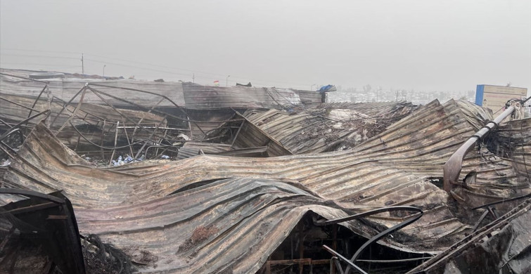 Irak'ta Mülteci Kampındaki Pazar Yerinde Yangın