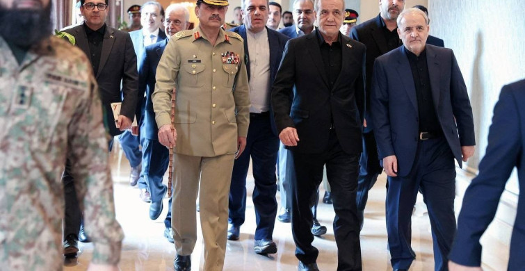İran Cumhurbaşkanı pezeşkiyan, pakistan başbakanı şerif ile görüştü