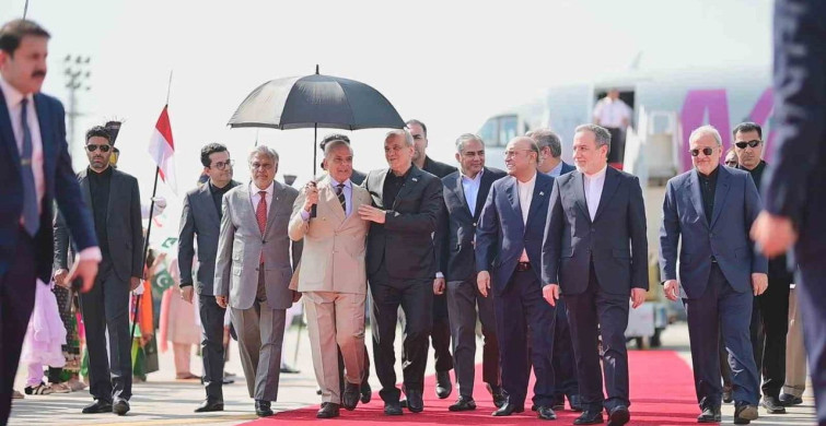 İran Cumhurbaşkanı Pezeşkiyan, Pakistan’da önemli temaslarda bulunuyor