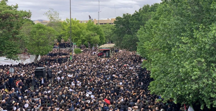 İran Cumhurbaşkanı Reisi’nin cenazesi başladı: 3 gün boyunca devam edecek