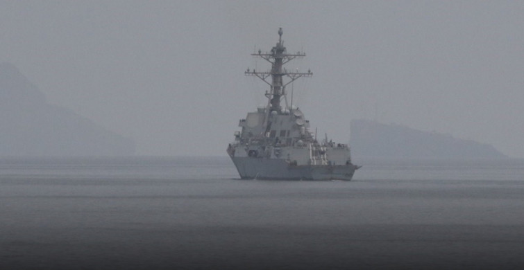 İran Devrim Muhafızları,  ABD'nin deniz ablukası devam ettiğinden dolayı Hürmüz Boğazı'nı tekrar kapattıklarını açıkladı