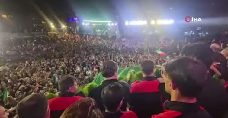 İran Milli Futbol Takımı'na Coşkulu Destek