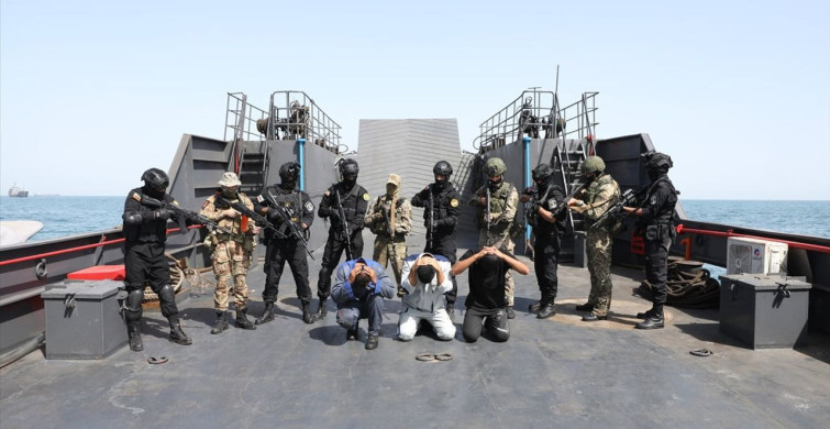 İran ve Rusya Ortak Deniz Tatbikatı Gerçekleştirdi