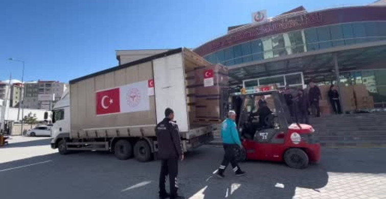 İran'a Yardım Tırları Gönderildi