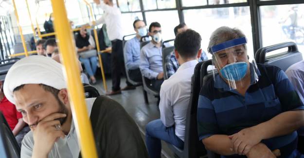 İran'da Covid-19’dan Ölenlerin Sayısı 10 Bin 817'ye Yükseldi