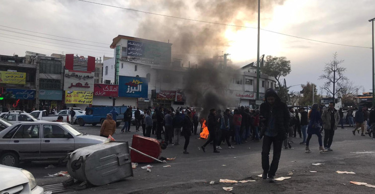 İran’da Dijital Abluka Gevşiyor: İnternet Hafta Sonuna Kadar Açılıyor