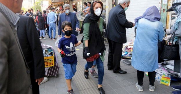İran'da Okullar 16 Mayıs'ta Yeniden Açılıyor